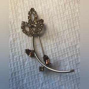X💐Vintage champagne colored crystals brooch